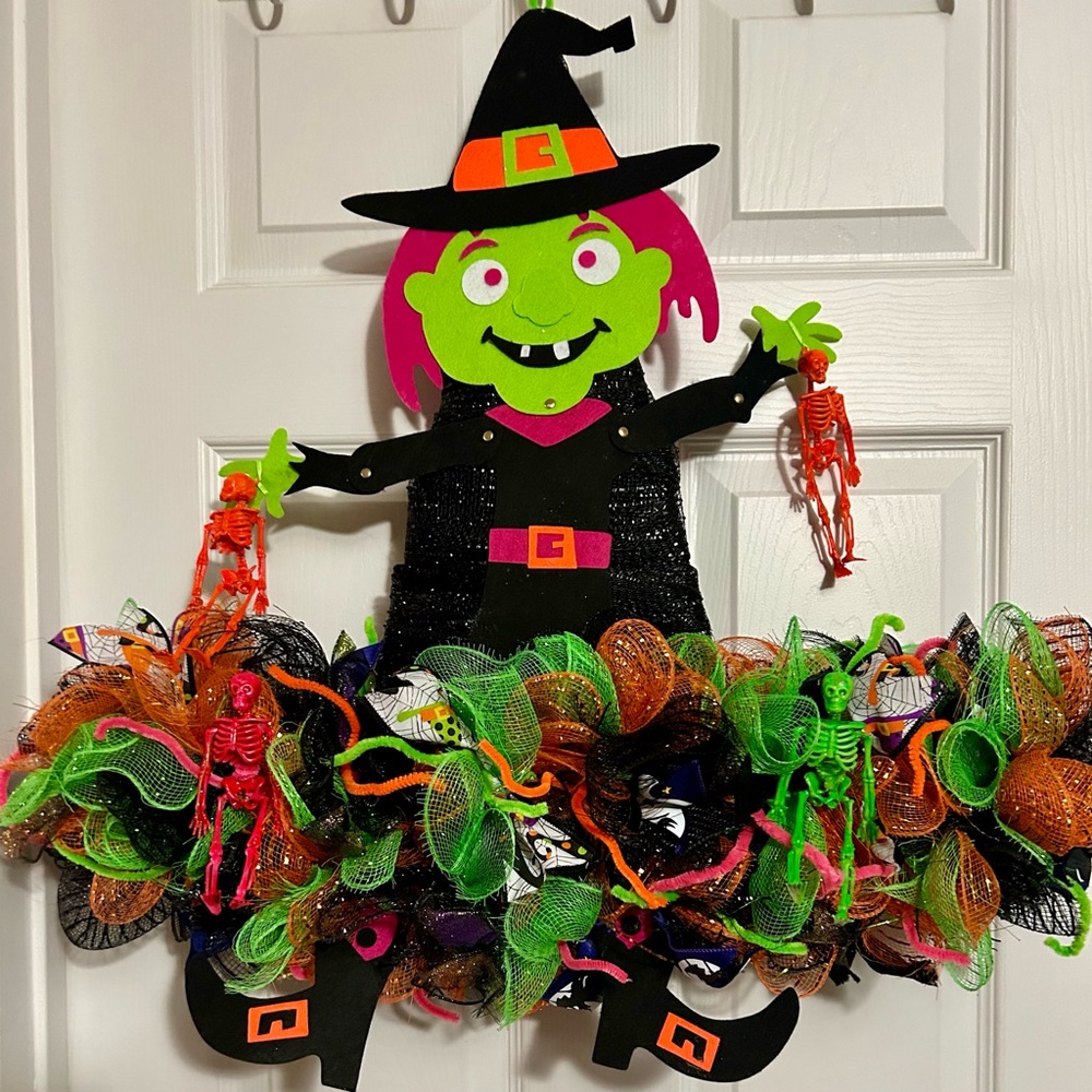 Homemade Halloween Witch Wreath! Glow in the dark Skeletons. Bright colors